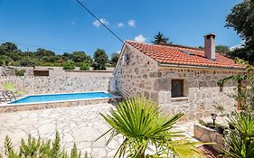 Holiday House Manuela